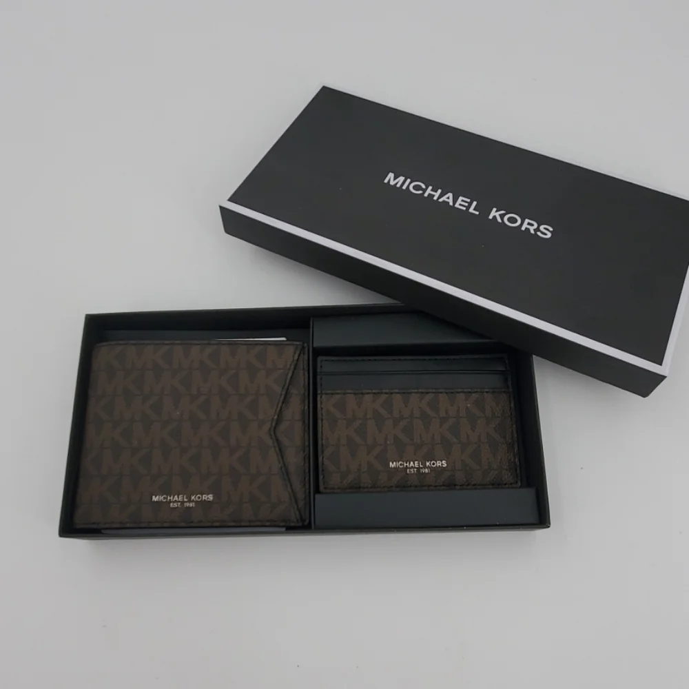 🆕 Michael Kors Billfold with ID Credit Card Gift Set